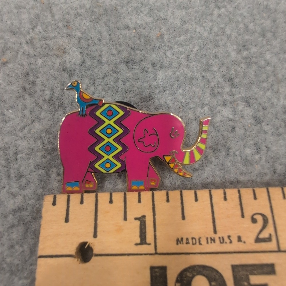 Disney Whimsical Elephant Enamel Pin Pink Bird Gold Tone Collectible Accessory - Picture 2 of 4